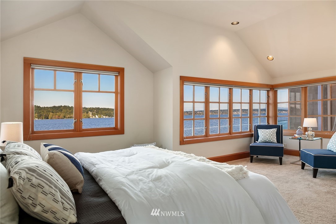 10700 Riviera Place Northeast Seattle, WA 98125 - Photo 13 of 22 Gallery Image 13