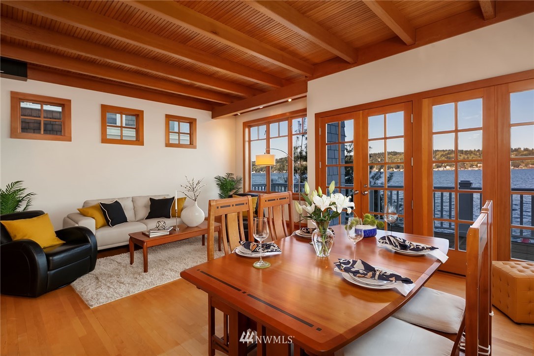 10700 Riviera Place Northeast Seattle, WA 98125 - Photo 4 of 22 Gallery Image 4