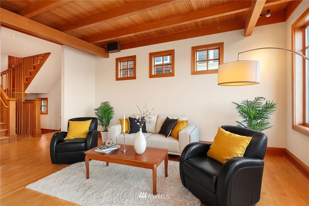 10700 Riviera Place Northeast Seattle, WA 98125 - Photo 5 of 22 Gallery Image 5