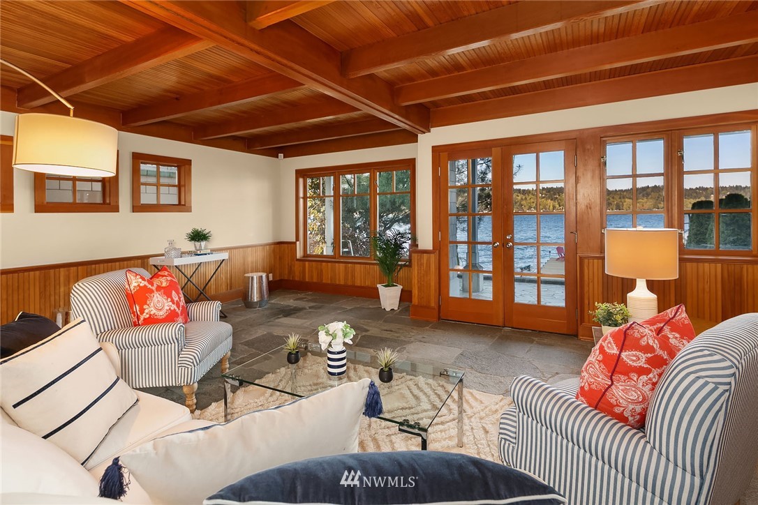 10700 Riviera Place Northeast Seattle, WA 98125 - Photo 9 of 22 Gallery Image 9