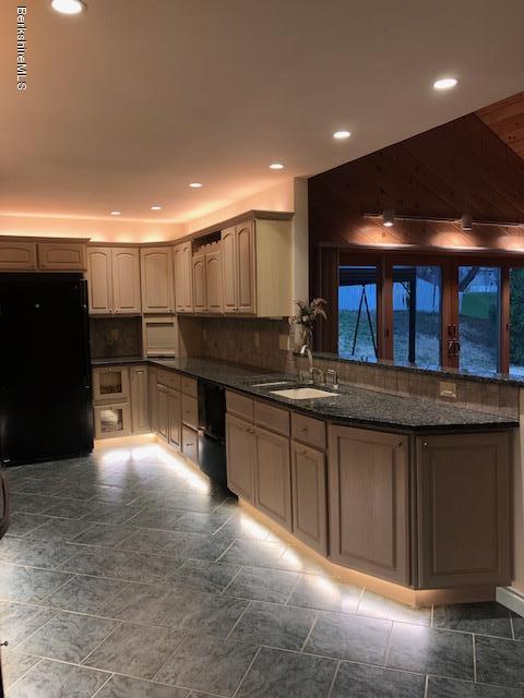 142 Tower Road Dalton, MA 01226 - Photo 20 of 70 142 Tower rd dalton (17)