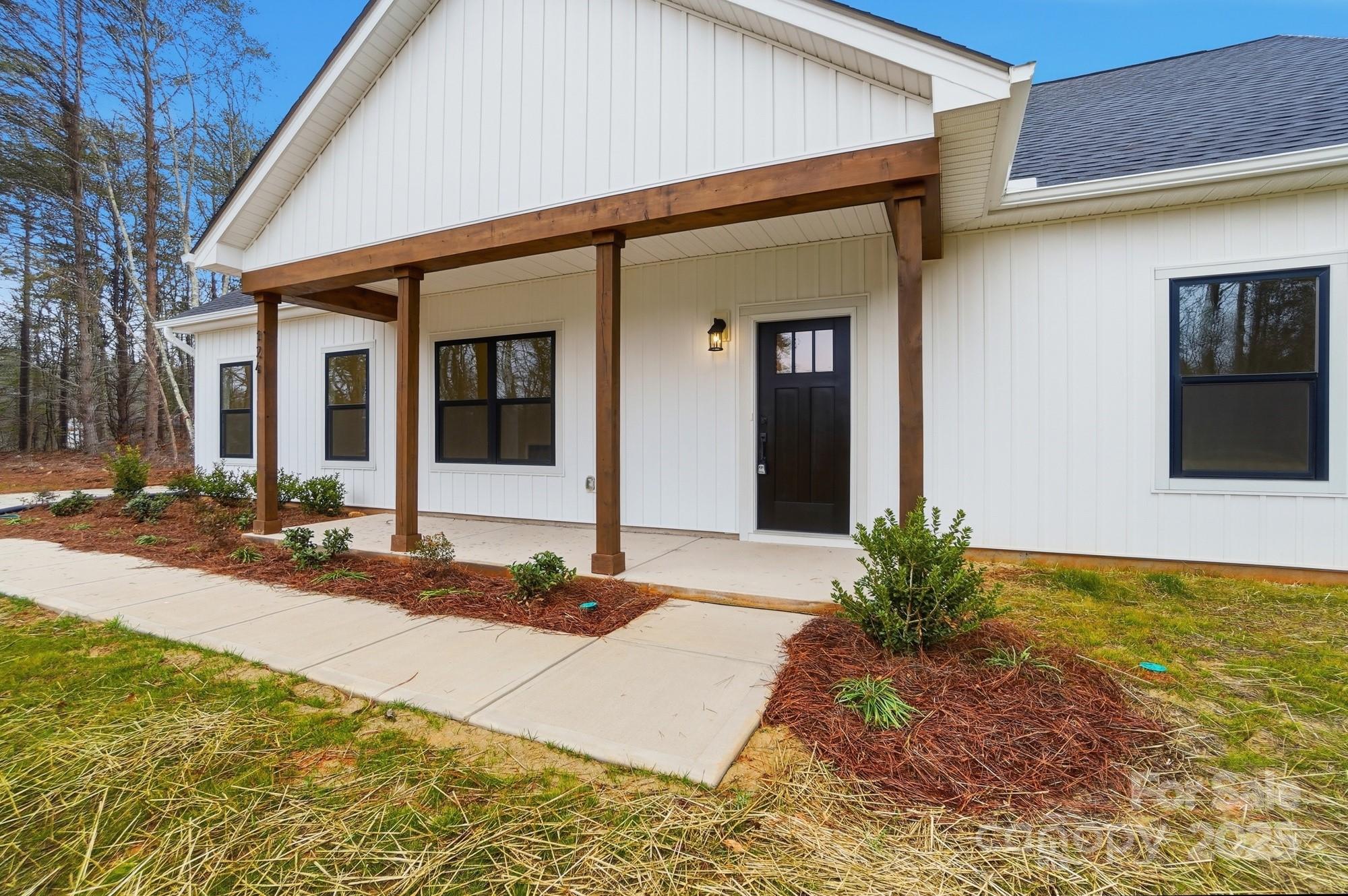 124 Rollingbrook Road Kings Mountain, NC 28086 - Photo 4 of 31 Gallery Image 4