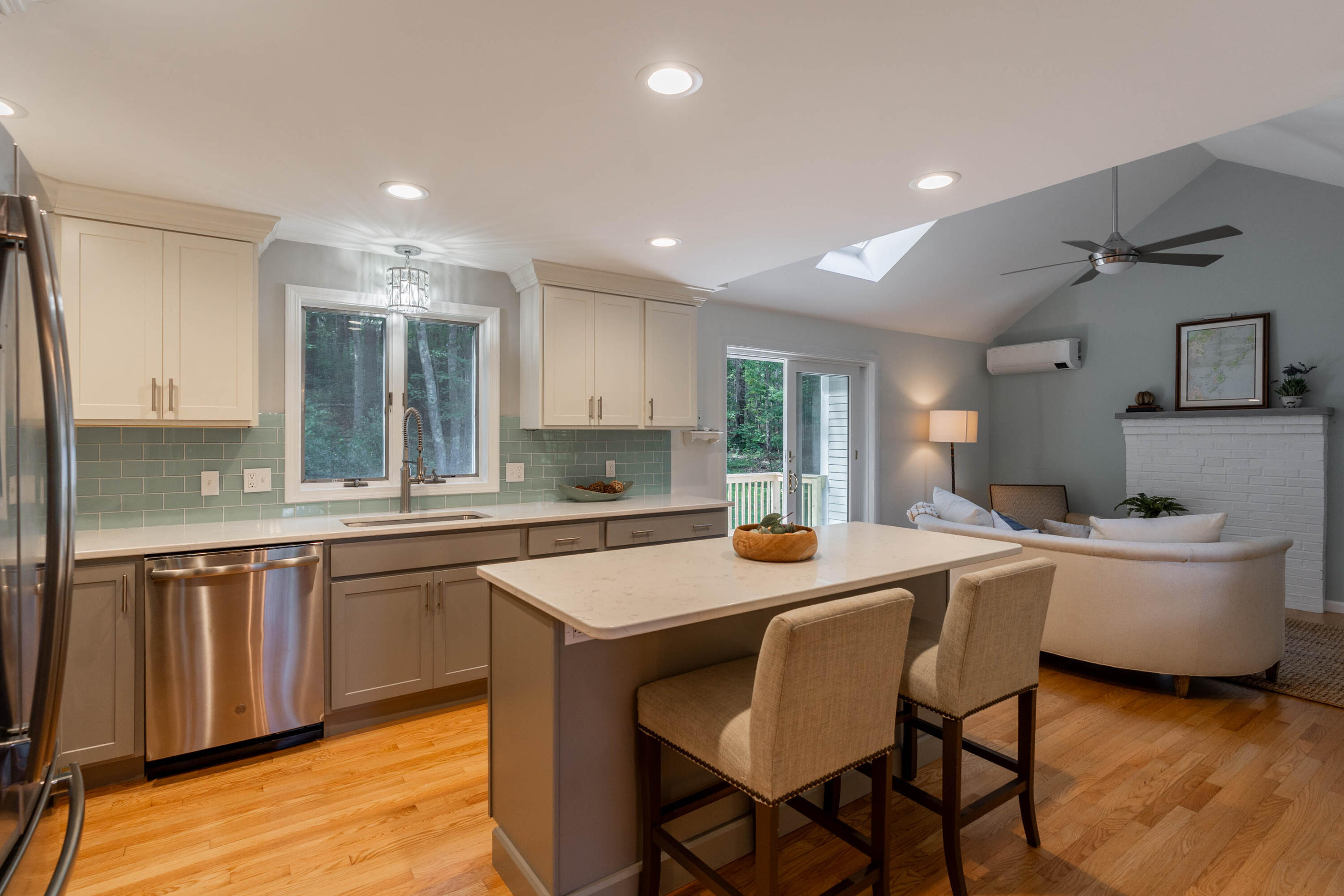 44 Middle Road Falmouth, ME 04105 - Photo 4 of 33 Kitchen