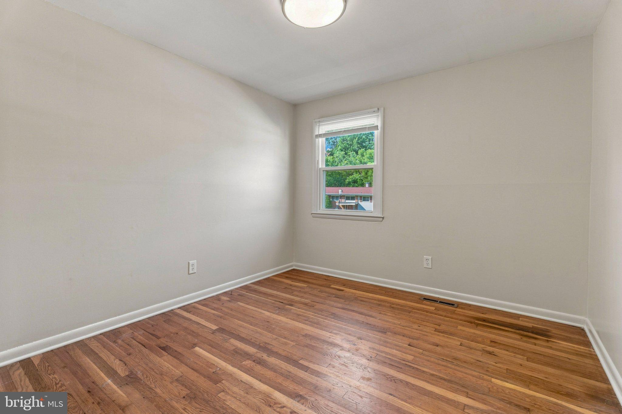 4631 Hawksbury Road Baltimore, MD 21208 - Photo 32 of 39 Gallery Image 32