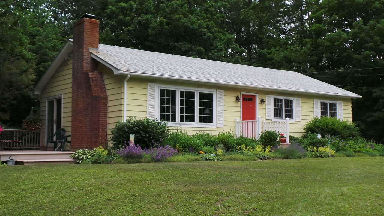 944 Center Of Town Road Hartford, VT 05001 - Photo 1 of 39 Gallery Image 1