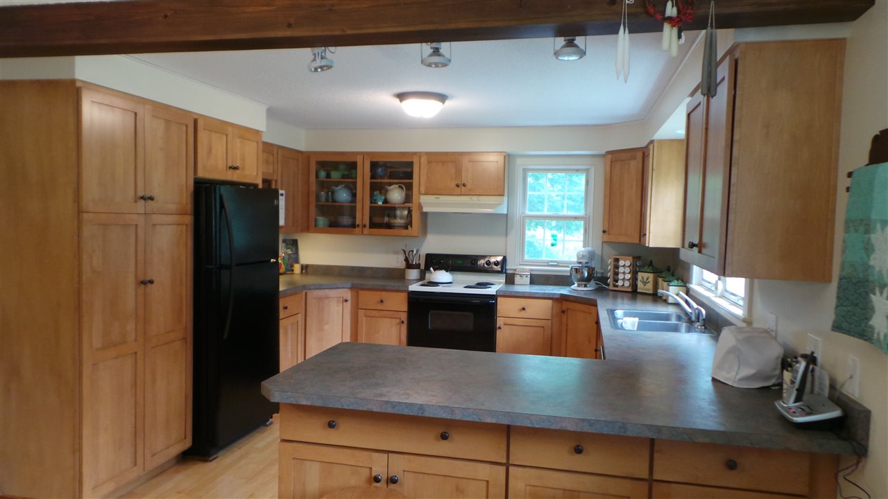 944 Center Of Town Road Hartford, VT 05001 - Photo 17 of 39 Gallery Image 17