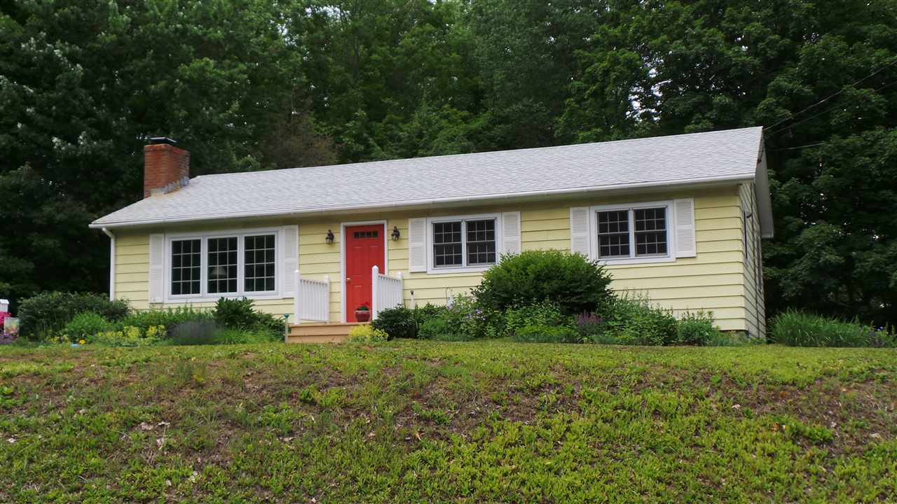 944 Center Of Town Road Hartford, VT 05001 - Photo 7 of 39 Gallery Image 7