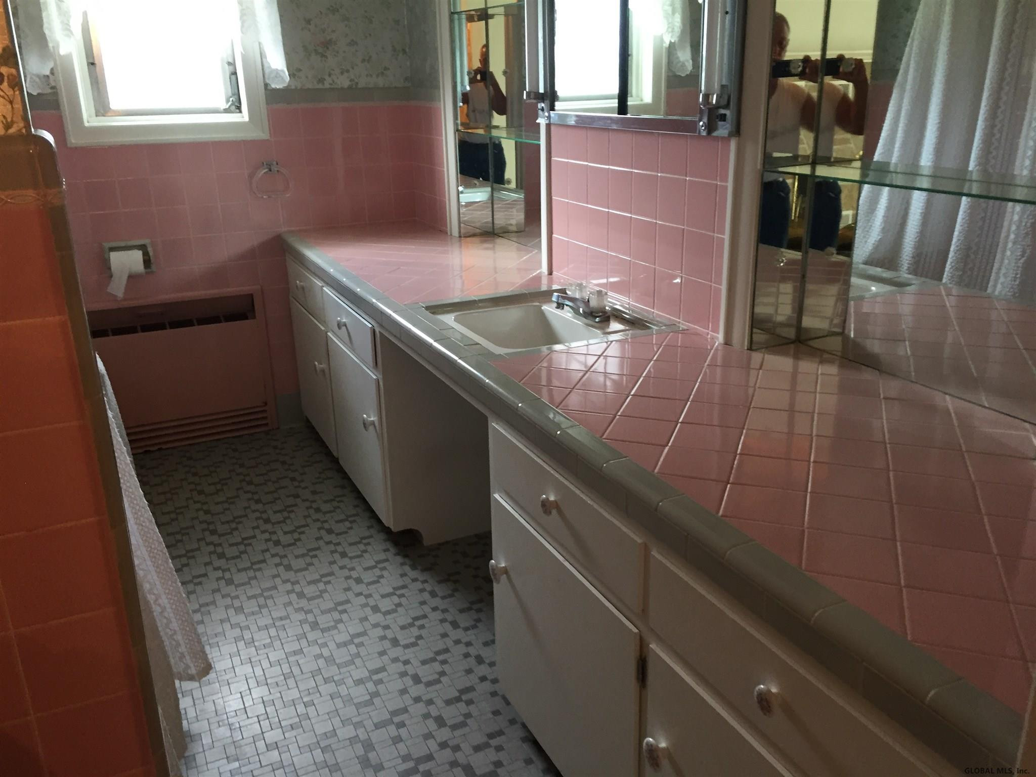 156 Golf Course Road Amsterdam, NY 12010 - Photo 11 of 29 Photo 11