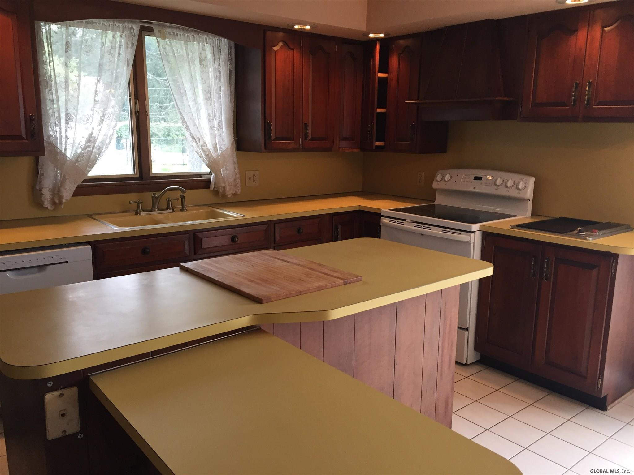 156 Golf Course Road Amsterdam, NY 12010 - Photo 3 of 29 Photo 3