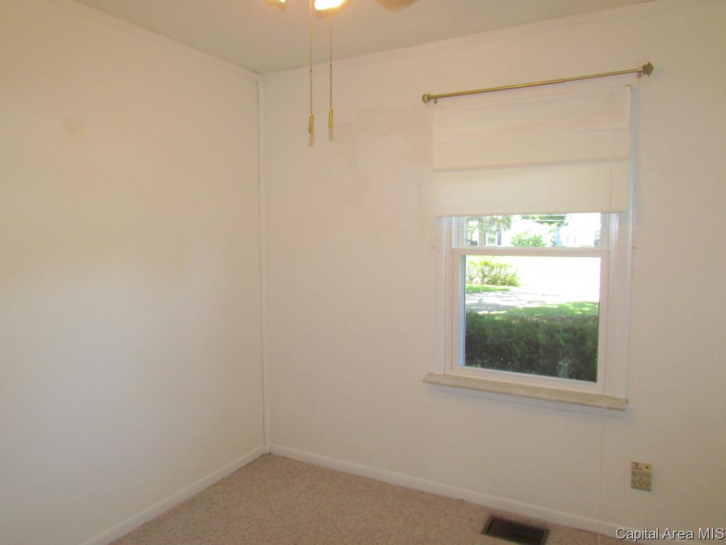 3069 Louise Lane Springfield, IL 62702 - Photo 9 of 21