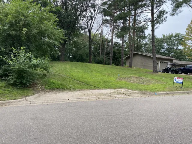 $105,000 | 405 Summit Lane, Burnsville, MN 55337