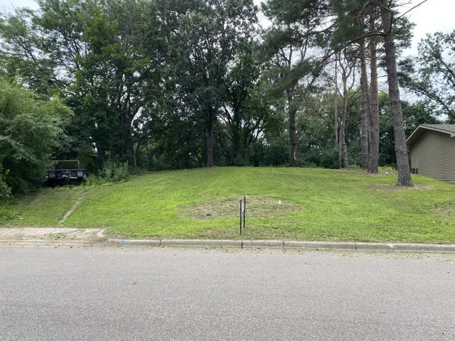 $105,000 | 405 Summit Lane, Burnsville, MN 55337