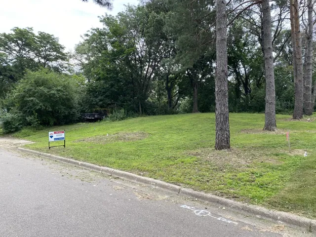 $105,000 | 405 Summit Lane, Burnsville, MN 55337