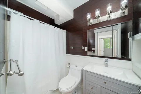 $1,150,000 | 4 Half Mile Road, Armonk, NY 10504