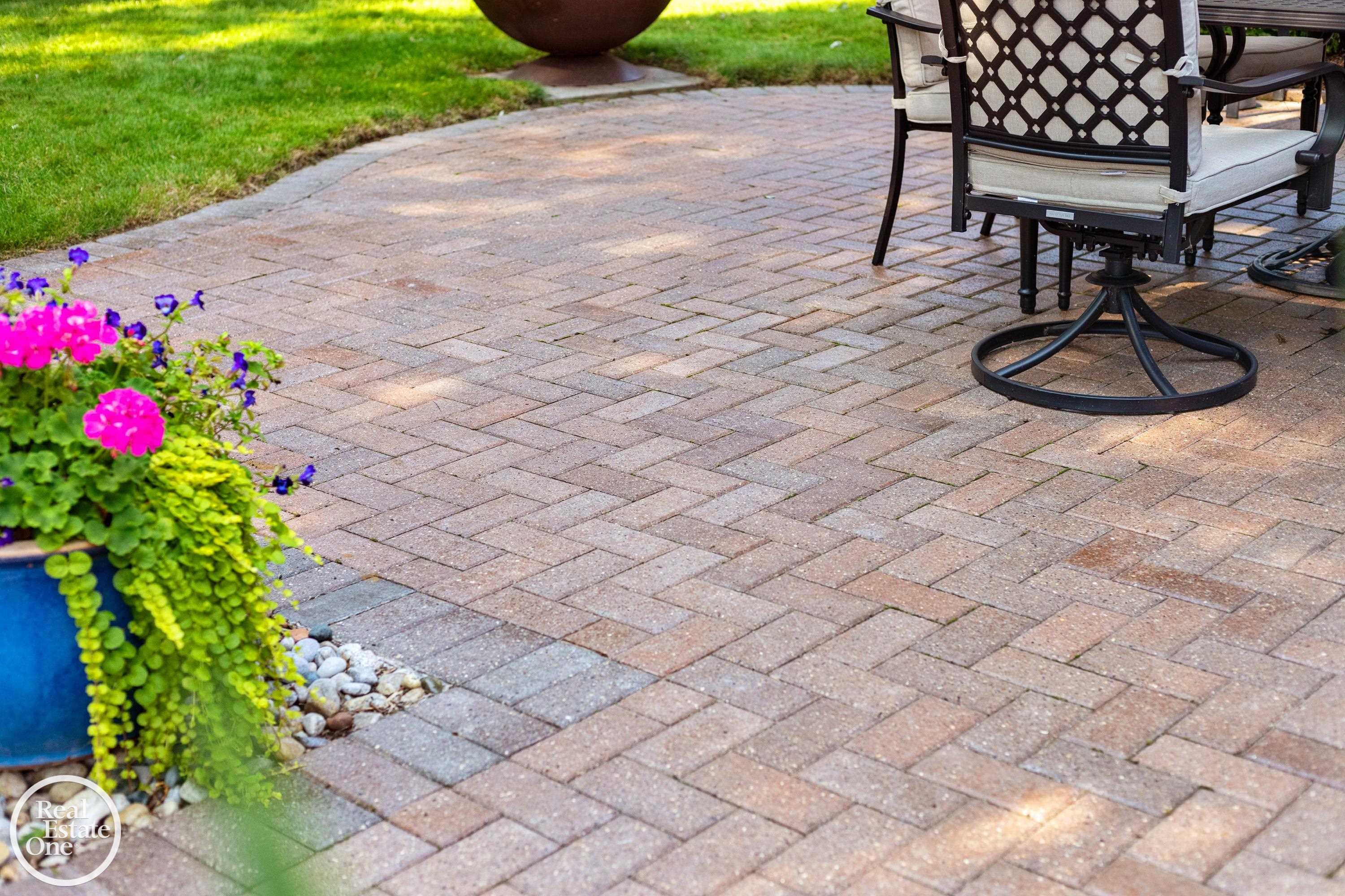 1623 Severn Road Grosse Pointe, MI 48236 - Photo 58 of 68 50202314-a3d7e82b-7c74-4ed7-bb7f-3a74db35d7d0.JPG