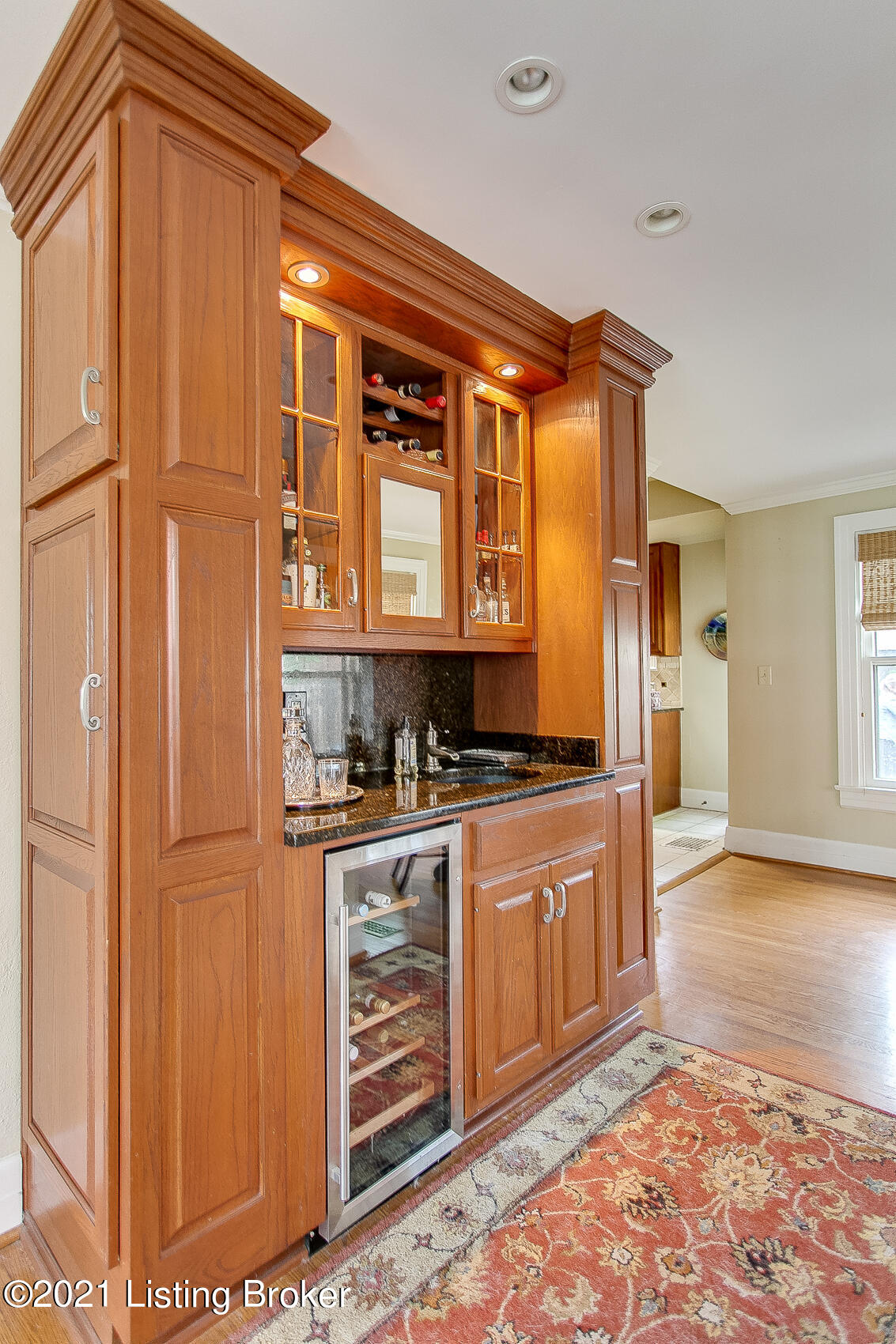 2308 Meadow Road Louisville, KY 40205 - Photo 17 of 46 Wet Bar
