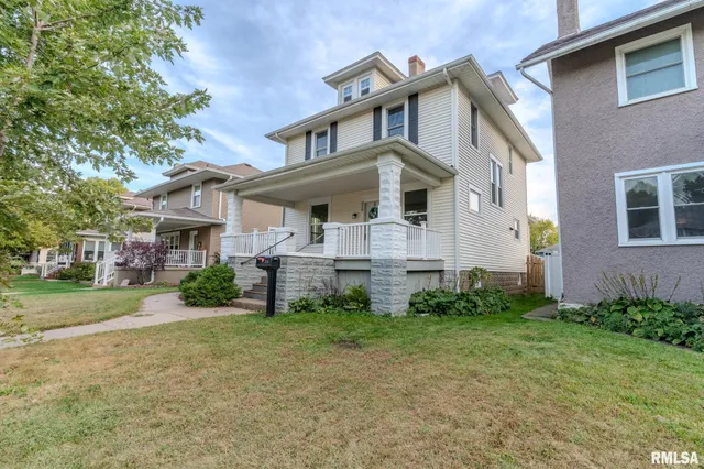 $176,500 | 839 6th Avenue South, Clinton, IA 52732