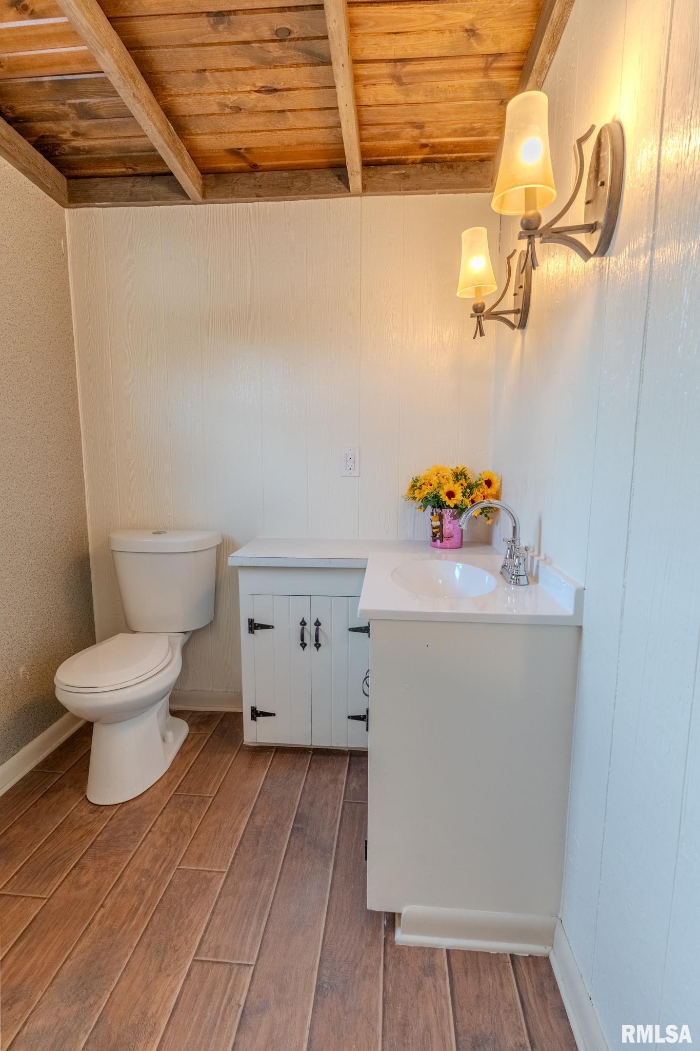 839 6th Avenue South Clinton, IA 52732 - Photo 12 of 33