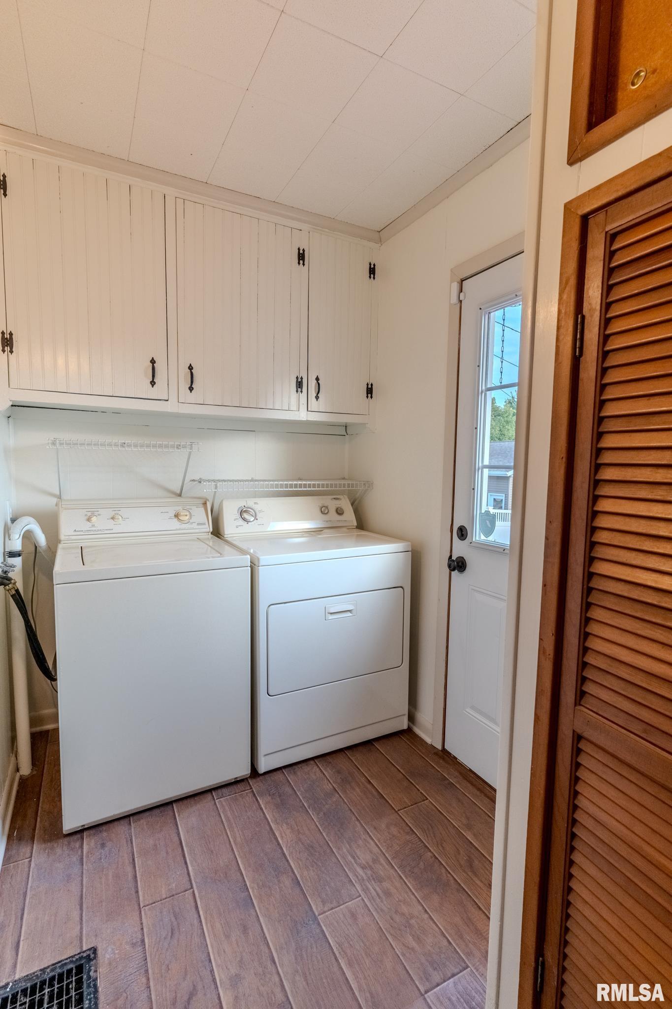 839 6th Avenue South Clinton, IA 52732 - Photo 14 of 33