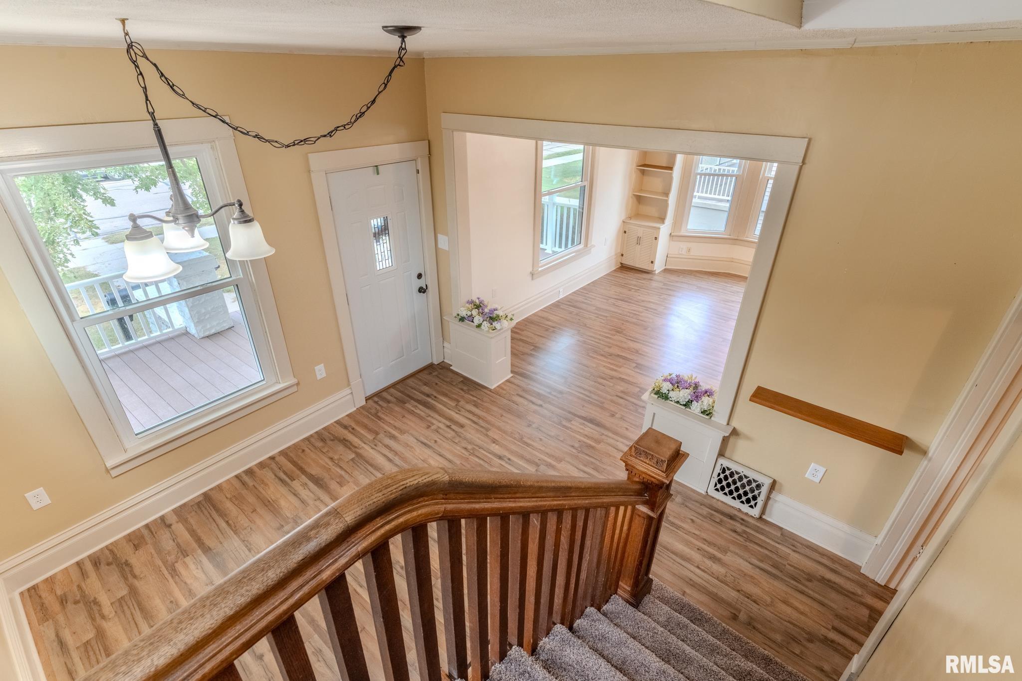 839 6th Avenue South Clinton, IA 52732 - Photo 15 of 33