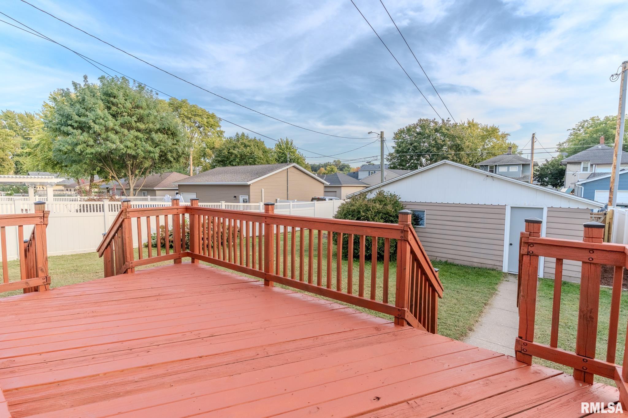 839 6th Avenue South Clinton, IA 52732 - Photo 23 of 33