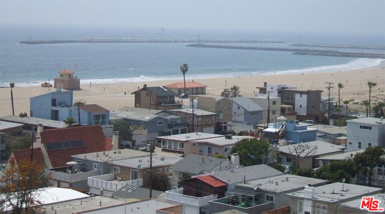104 Sunridge Street Playa del Rey, CA 90293 - Photo 4 of 6