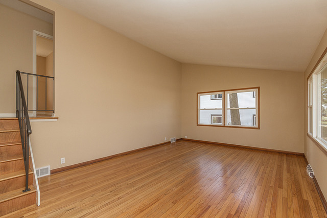 412 Orion Road Batavia, IL 60510 - Photo 3 of 22