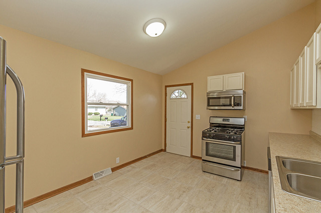 412 Orion Road Batavia, IL 60510 - Photo 6 of 22