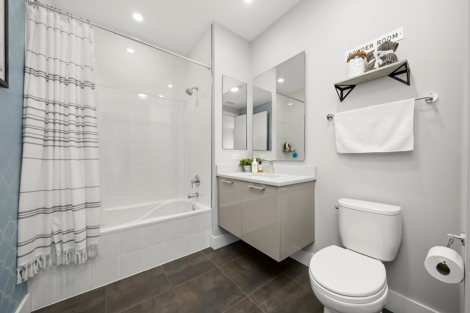 367 West Locust Street, Unit 304 Chicago, IL 60610 - Photo 14 of 16