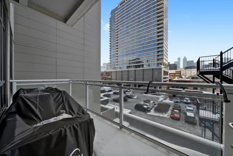 $3,800 | 367 West Locust Street, Unit 304, Chicago, IL 60610