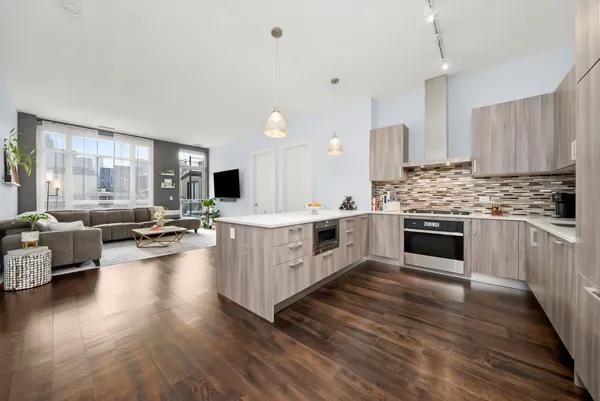 $3,800 | 367 West Locust Street, Unit 304, Chicago, IL 60610