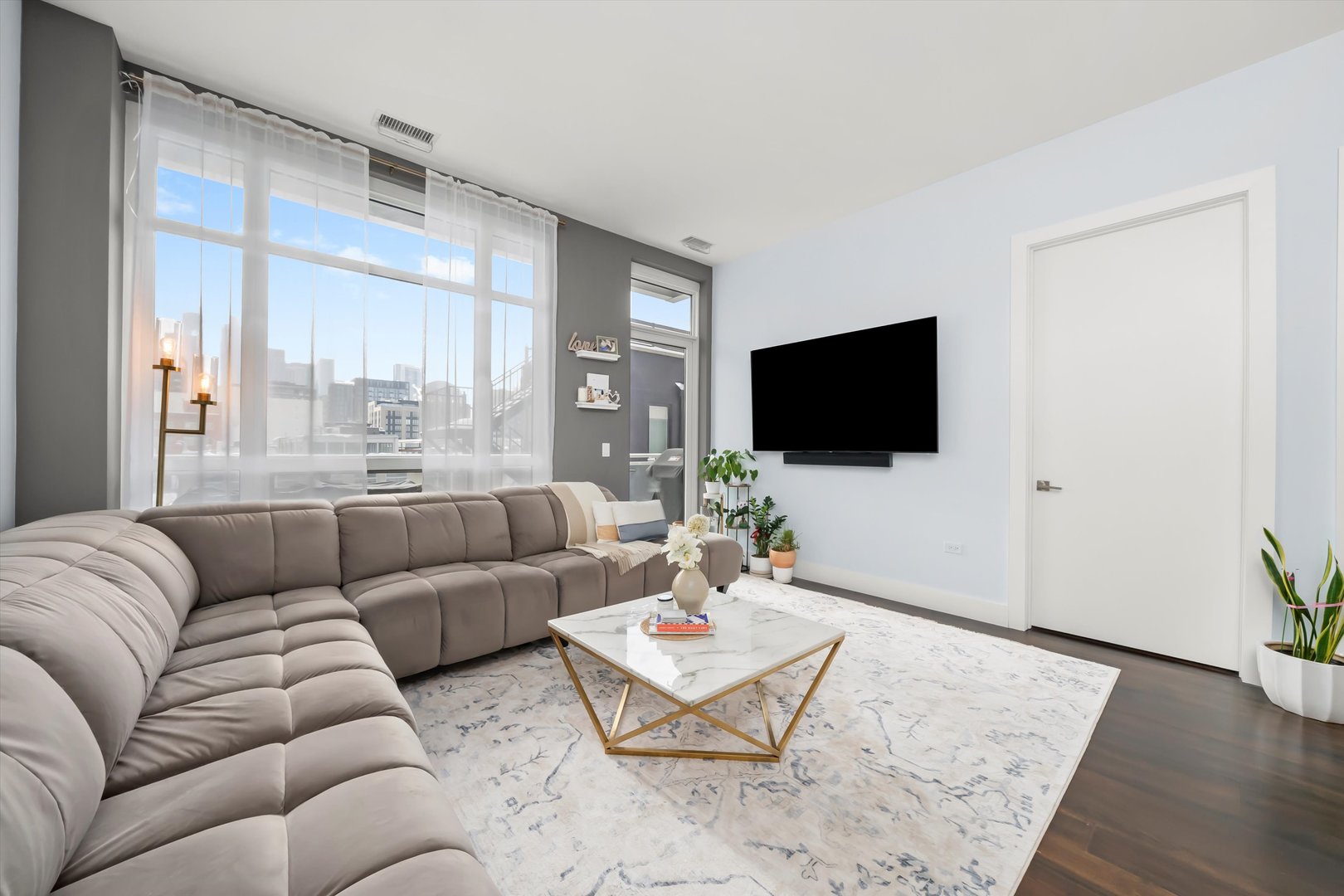 367 West Locust Street, Unit 304 Chicago, IL 60610 - Photo 5 of 16