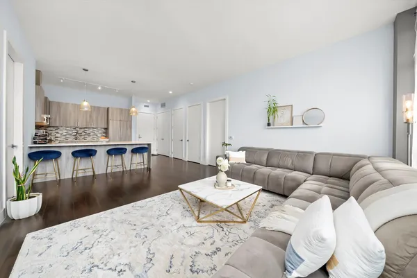 $3,800 | 367 West Locust Street, Unit 304, Chicago, IL 60610