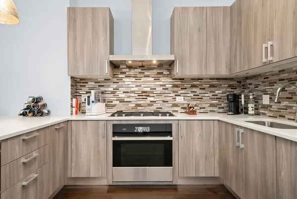 $3,800 | 367 West Locust Street, Unit 304, Chicago, IL 60610