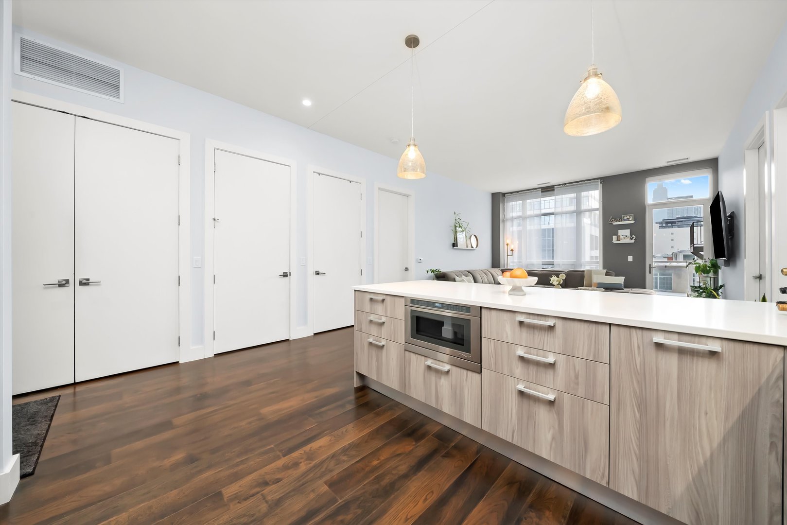 367 West Locust Street, Unit 304 Chicago, IL 60610 - Photo 10 of 16