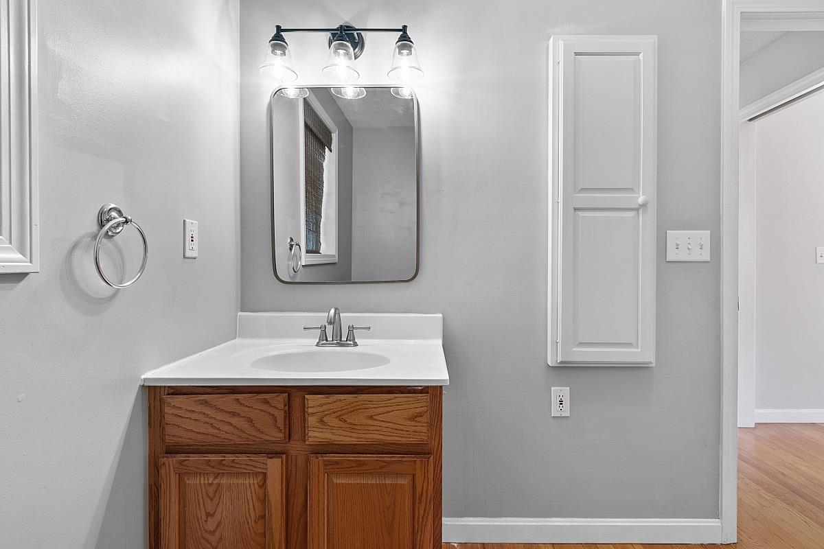 72 Lowell Road Windham, NH 03087 - Photo 21 of 39