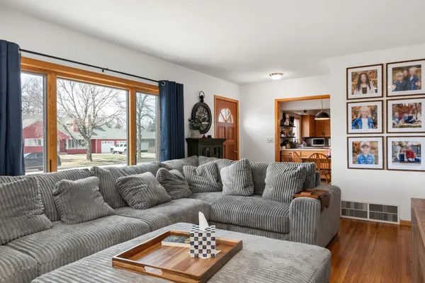 $274,900 | 26 7th Avenue Southeast, Mayville, ND 58257