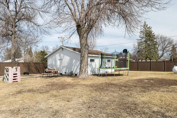 $274,900 | 26 7th Avenue Southeast, Mayville, ND 58257