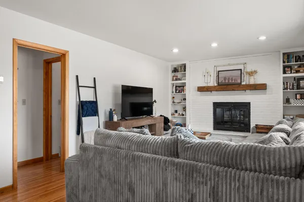 $274,900 | 26 7th Avenue Southeast, Mayville, ND 58257