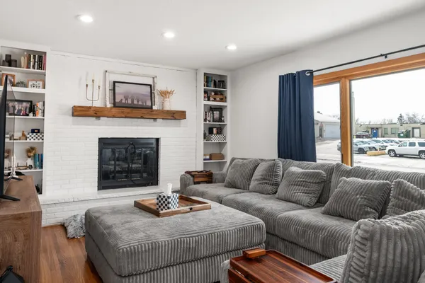 $274,900 | 26 7th Avenue Southeast, Mayville, ND 58257