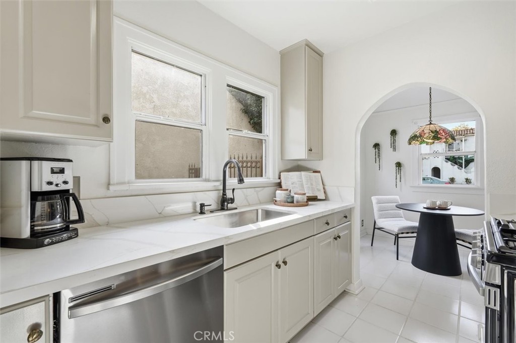 650 Roycroft Avenue Long Beach, CA 90814 - Photo 12 of 50