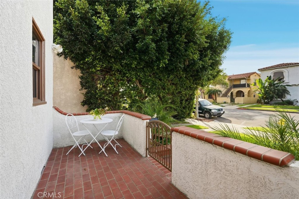 650 Roycroft Avenue Long Beach, CA 90814 - Photo 5 of 50