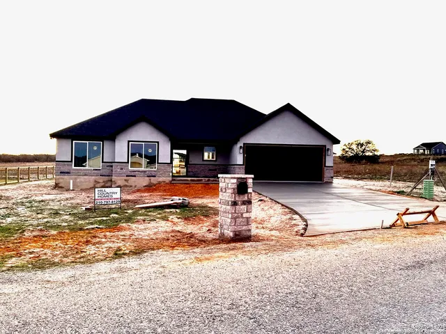 $384,000 | 133 Merion Lane, La Vernia, TX 78121