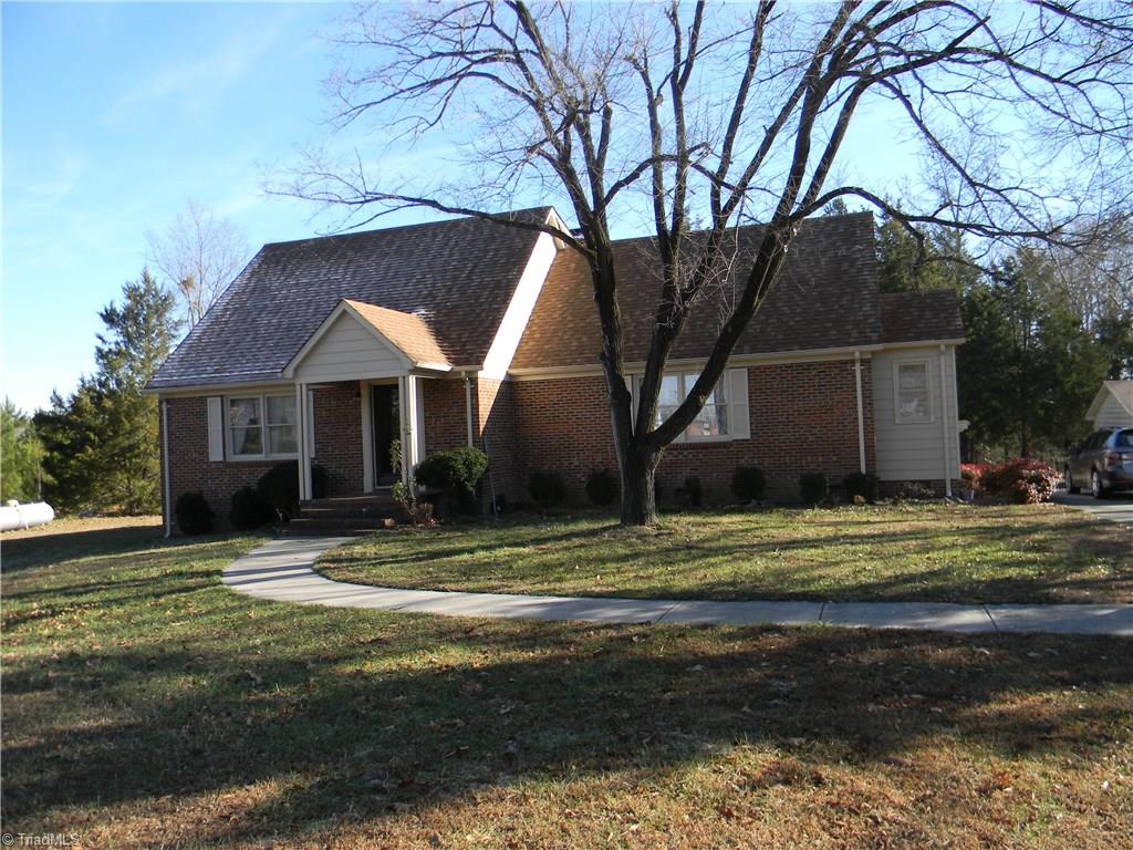 5721 Drake Road Greensboro, NC 27406 - Photo 1 of 30 Gallery Image 1