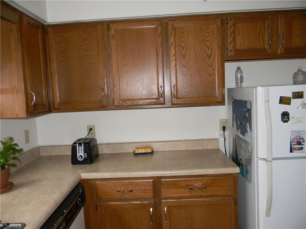 5721 Drake Road Greensboro, NC 27406 - Photo 16 of 30 Gallery Image 16