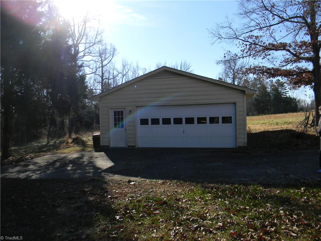 5721 Drake Road Greensboro, NC 27406 - Photo 3 of 30 large detached garage