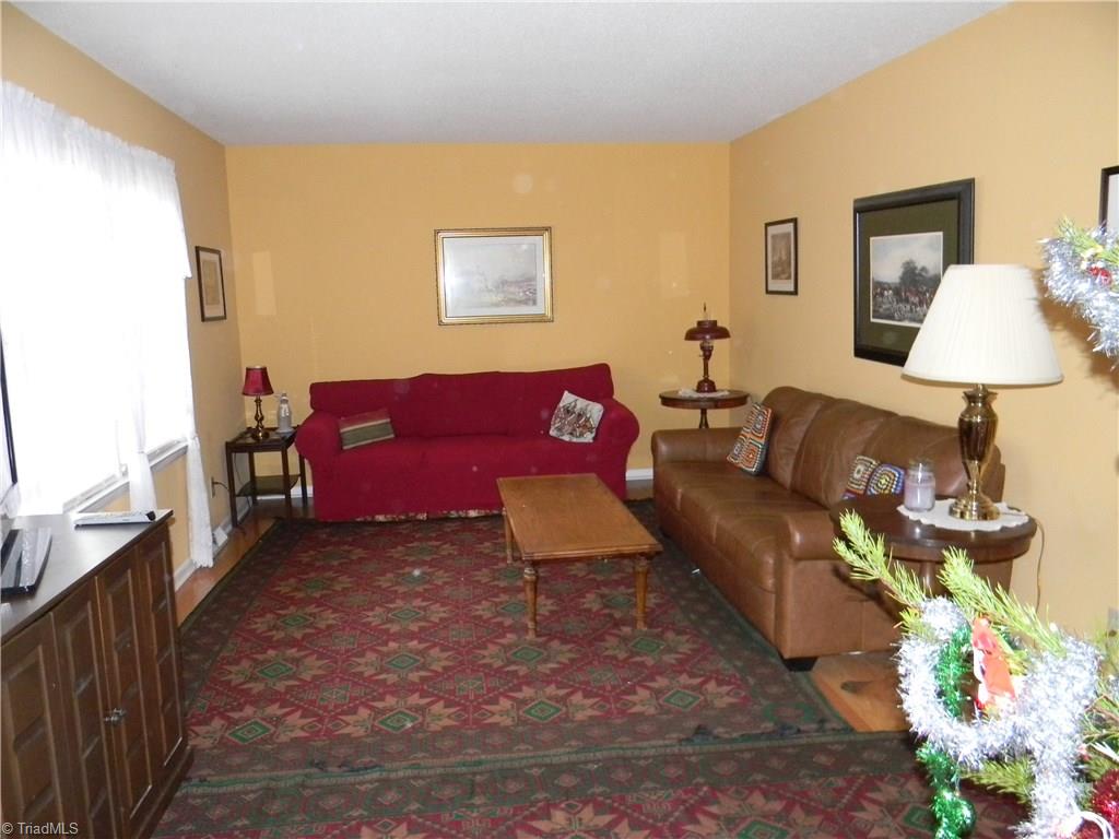 5721 Drake Road Greensboro, NC 27406 - Photo 10 of 30 Gallery Image 10