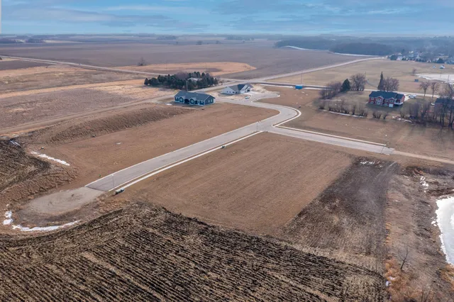 $5,000 | 105 Bluestem Drive, Blue Earth, MN 56013