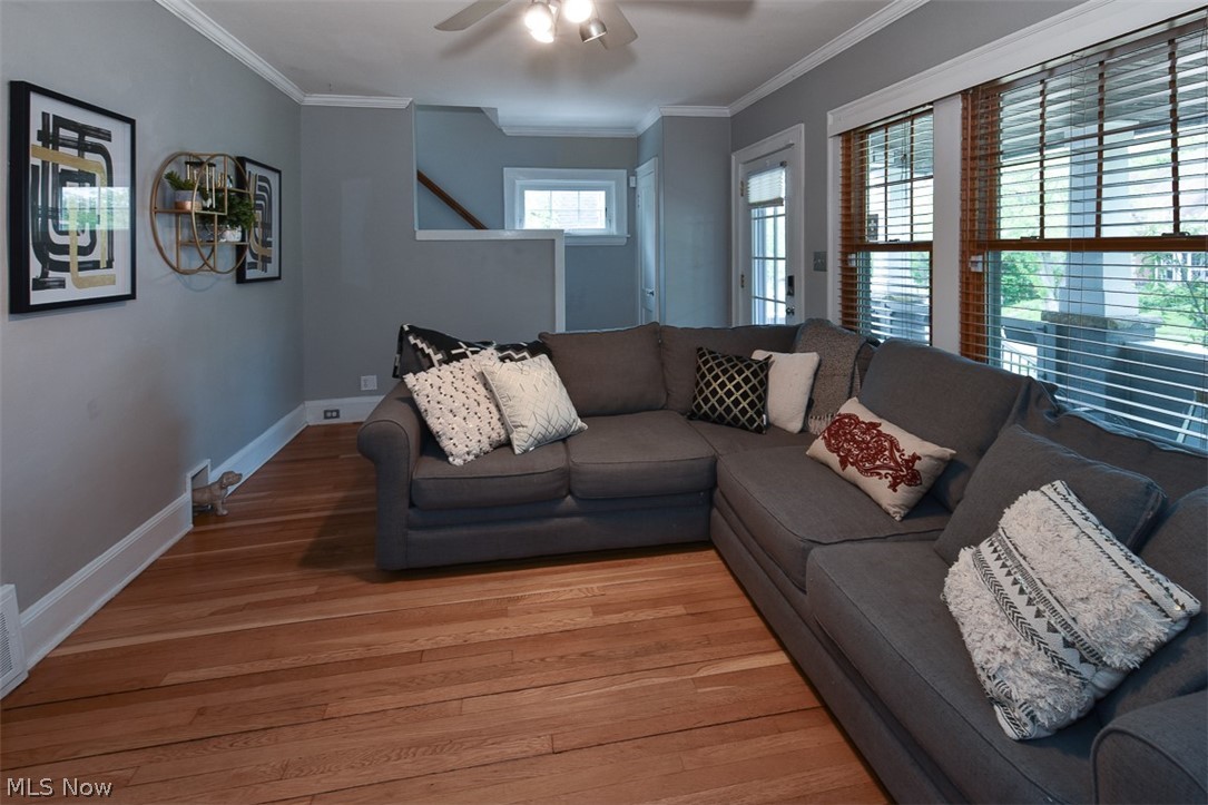 2378 Queenston Road Cleveland, OH 44118 - Photo 4 of 35 Gallery Image 4