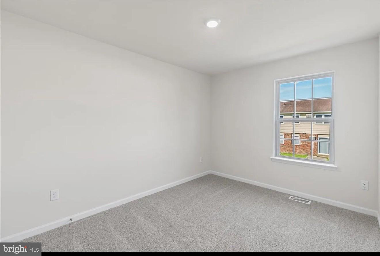 21 Whaler Drive Runnemede, NJ 08078 - Photo 8 of 20 an empty room with a window